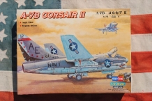 images/productimages/small/A-7B Corsair II 87202 HobbyBoss 1;72 voor.jpg